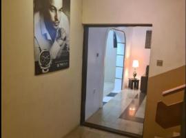 PALAIS ROYALE HOTEL & SUITEs，位于Ijebu Ode的酒店