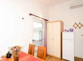 Apartments Ere Zuronja-One-Bedroom Apartment with Sea View 1