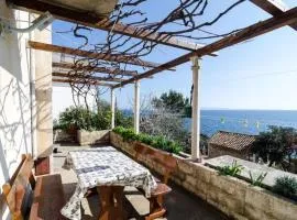 Holiday Home Jasminka - Three Bedroom Holiday Home with Terrace and Sea View