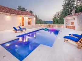 Villa Ivi -Two Bedroom Villa with Swimming Pool