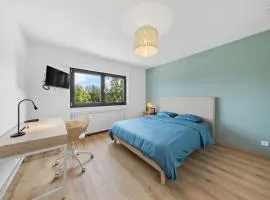 Villa66 Private Bedroom 4 - Shared Kitchen