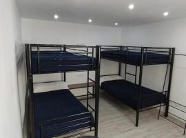 Welcoming Apartment in Igualada - 65.2 m² - 8 people，位于伊瓜拉达的酒店