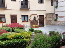 La Casona del Asno，位于阿尔卡拉德荷那利斯的高尔夫酒店