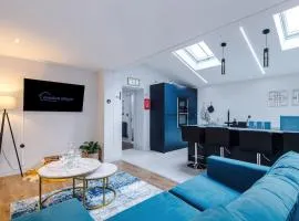 Incredible Home With Games Room, Sleeps 8, Parking Included, Perfect For Groups, Families, Contractors, Professionals