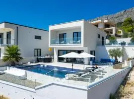 3 Bedroom Lovely Home In Dugi Rat