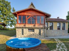 3 Bedroom Cozy Home In Krivaja Vojnicka，位于Krivaja Vojnička的酒店