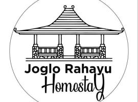Joglo Rahayu Homestay tembi，位于Gandok的酒店