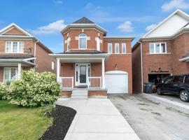 6 Bedroom House with Basement and Balcony，位于布兰普顿的酒店
