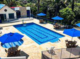 Hotel Campestre Los Girasoles，位于巴尔博萨的酒店