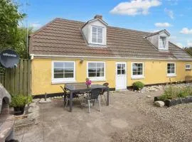 6 person holiday home in Ringkøbing-By Traum