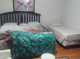 Cosy Bedroom 12mins to Airport Prudential NJIT UMDJ Penn Station，位于纽瓦克的民宿