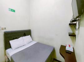 Djati Homestay Redpartner near Gor Djarum Kudus，位于Kudus的酒店