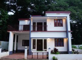 Grifi Homestay，位于Chāliyār的酒店