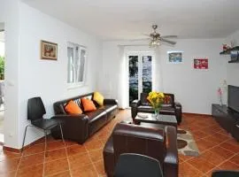 Holiday Home Odiseja- One Bedroom Apartment with Terrace and Sea View