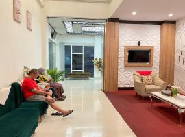 Hotel Cendana Palu，位于帕卢的酒店