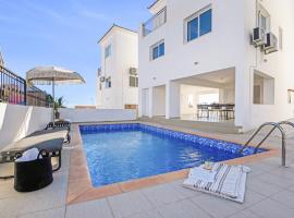 Sanders White Mountains Pool Villas，位于帕福斯的酒店