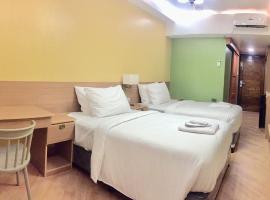 Uptown Corporate Hotel，位于Tandag的酒店