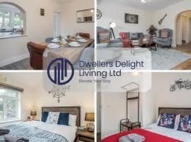 Dwellers Delight Living 3 Bed House 2 Bathroom with Wifi & Parking in Prime Location of London Chingford Enfield Area