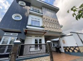 RedDoorz Syariah at Prisma Homestay，位于Kalianget的酒店