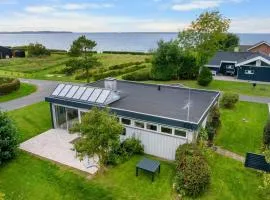 Holiday Home Rikkart - 100m from the sea in Funen by Interhome