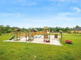Large 30-Person Holiday Home With Pool And Spacious Activity Room - 5000