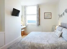 Apartment 17, The Moorings - Stunning sea views