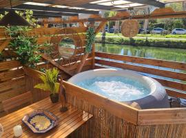 Péniche Chaleureuse avec jacuzzi Toulouse centre，位于图卢兹的酒店