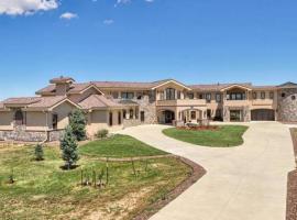 Luxury Mansion Retreat Sleeps 20 Panoramic VIEWS，位于城堡石的酒店