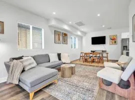 Luxe Townhouse Near Downtown La