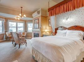 Romantic Victorian Getaway The Garden，位于Sutter Creek的酒店