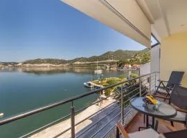 Apartments Ema-Comfort Two Bedroom Apartment with Sea View Fancy