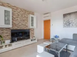 2 room apartment with hot tub