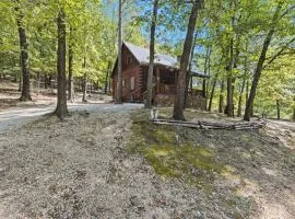 Camp Allswell - Cozy Loft Cabin Getaway - Fireplace