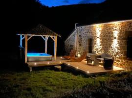 La maison des volcans Cantal，位于Saint-Bonnet-de-Condat的酒店