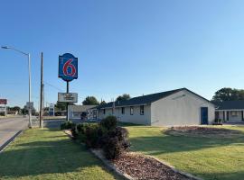 Motel 6 Ponca City, OK，位于Ponca City的酒店