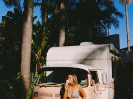 Byron Bay Retro RV，位于拜伦湾的酒店