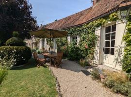 Maison XVIIIe avec jardin privatif - Yèvre le Châtel - FR-1-590-440，位于Yèvre-la-Ville的酒店