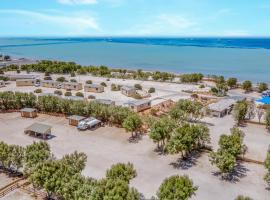 Tasman Holiday Parks - Denham Seaside，位于德纳姆的酒店