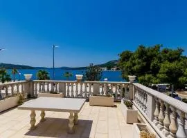 Villa Ro-Ma - Three Bedroom Villa with Terrace and Sea View