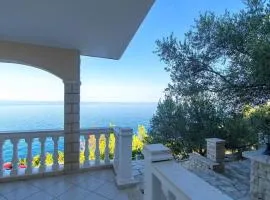 House Green Side Sunset- Four Bedroom House with Pool and Sea View