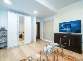 Villa Luciana Residence - Five-Bedroom Villa with Two Pools and Spa Center