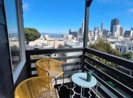 Charming 2BR Cottage with Bay and City Views-Gated Luxury Private Place