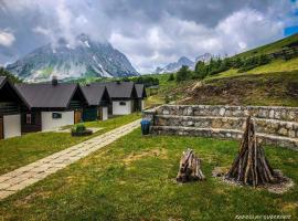 Etno selo ŠTAVNA，位于Krajišta的山林小屋