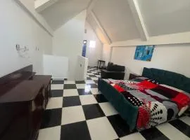 Maison Anglaise sur 3 niveaux à deux pas de la plage