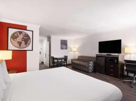 Ramada by Wyndham San Diego Poway Miramar，位于波威的酒店