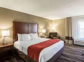 彭萨科拉康福特茵酒店 - 大学区店