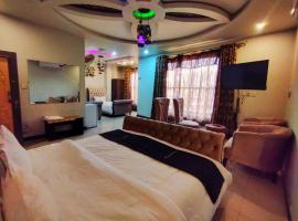 Abeer Hotel Swat by Khan Familia，位于斯瓦特的酒店