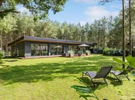 Cozy Home In Ebeltoft With Sauna