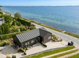 2 Bedroom Cozy Home In Skårup Fyn，位于Mægård的酒店