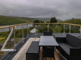 Luxury Cottage with stunning views - by Fairy Pools 4，位于卡博斯特的酒店